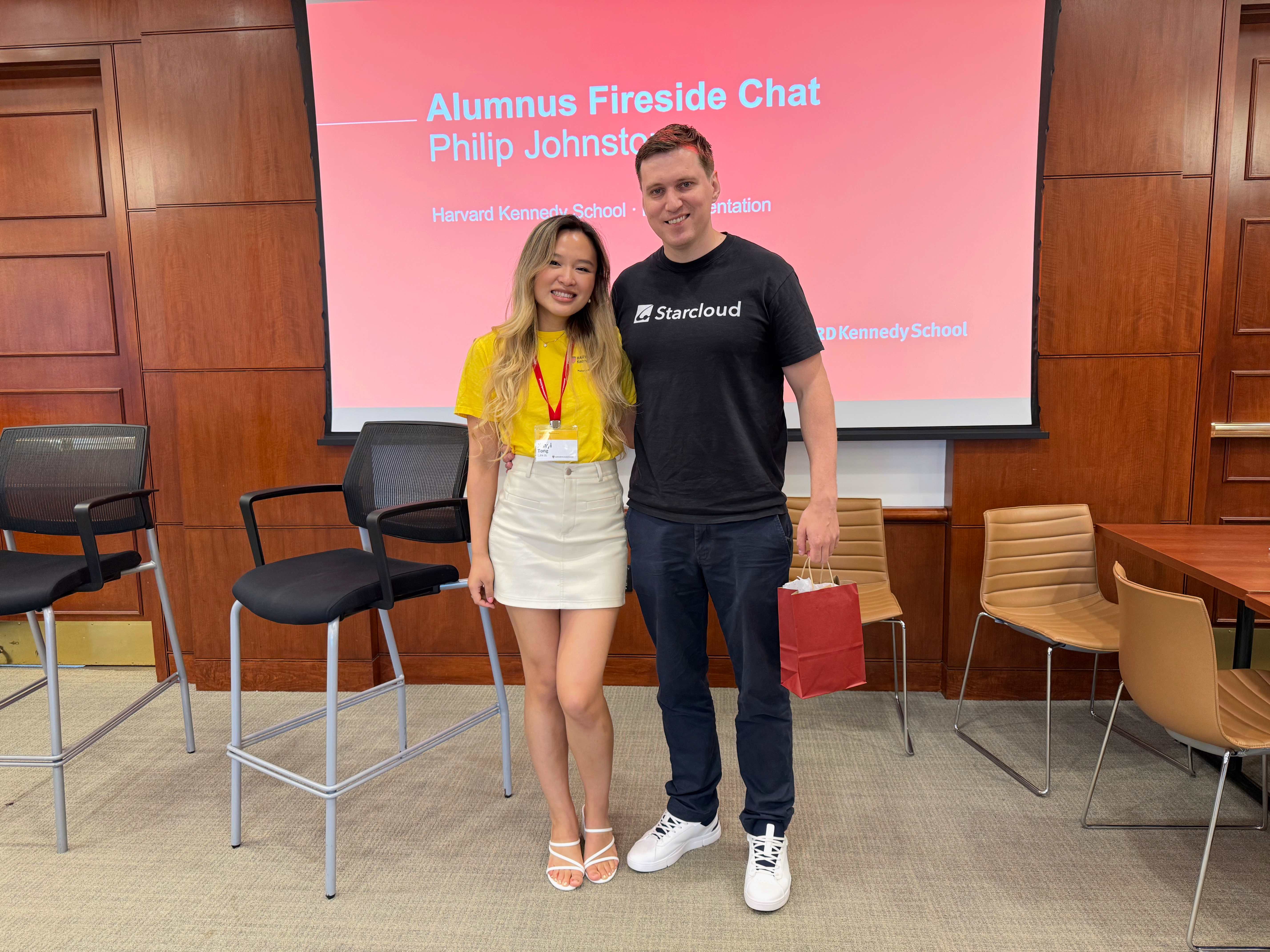 Xinyi with alumnus Philip Johnston at the orientation alumnus fireside chat